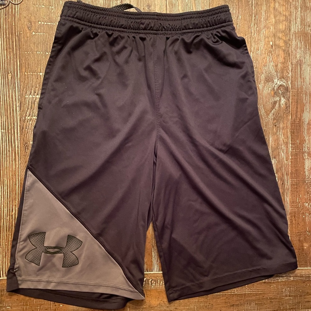 Under Armour Boys Shorts Sz YL